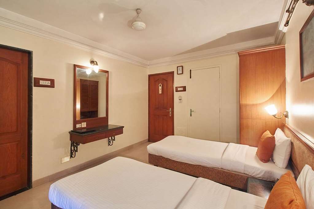 Hotel Srimaan Пуна Номер фото